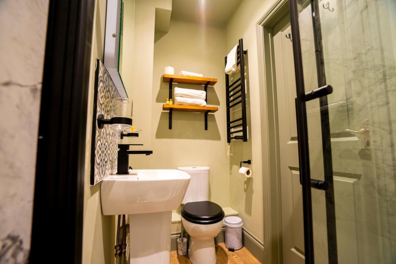 The Crown Hotel Glastonbury Bagian luar foto